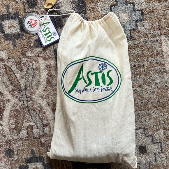 Astis Long Cuff Beaded Fringe Mittens - Picture 8 of 11